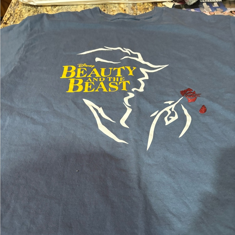 Unbranded beauty and the beast graphic T shirt -size M
